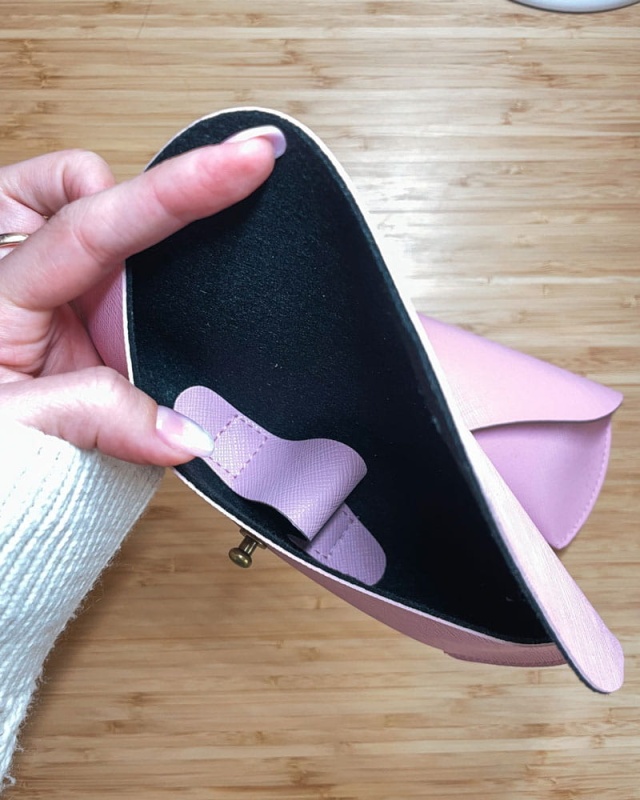 etui-na-okluary-baby-pink