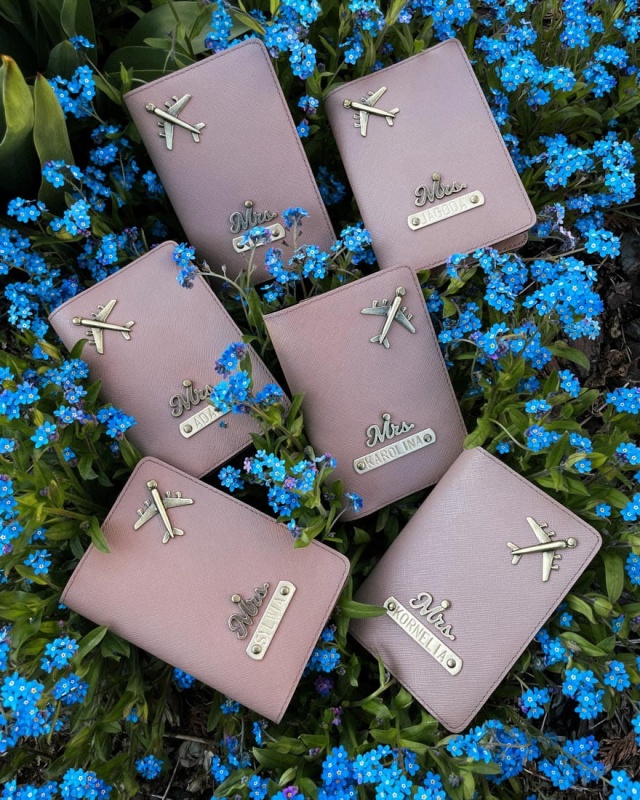 personalizowane etui na paszport z przypinkami, personalizowany pokrowiec na paszport