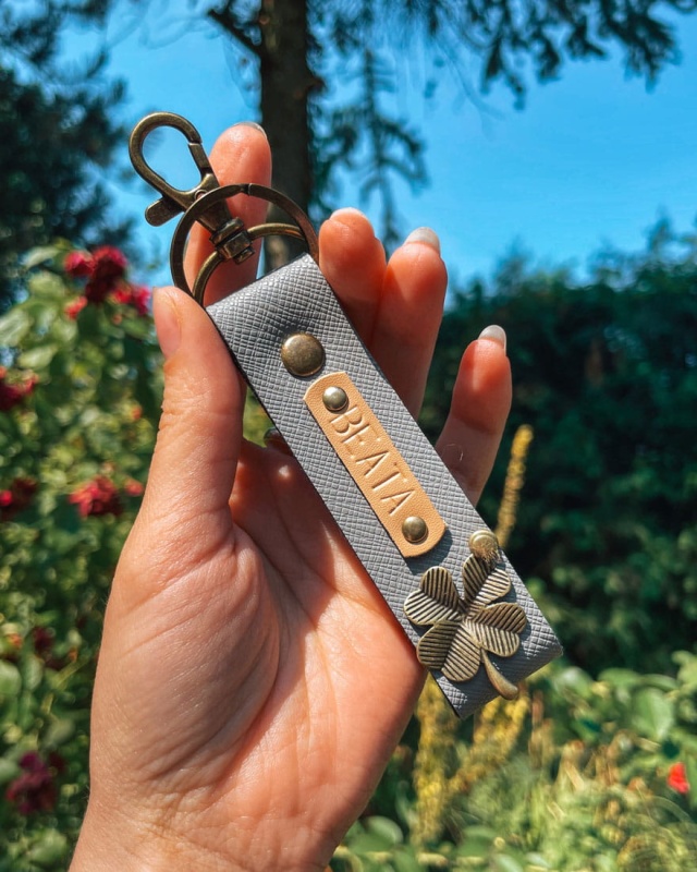 personalizowany brelok z grawerem, prezent dla niej dla niego