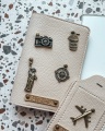 personalizowane etui na paszport okładka z przypinkami