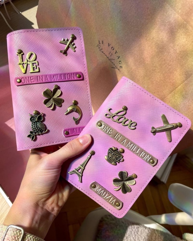 personalizowane etui na paszport z przypinkami okładka case