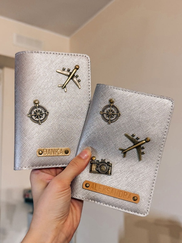 personalizowane etui na paszport z przypinkami, personalizowany pokrowiec na paszport