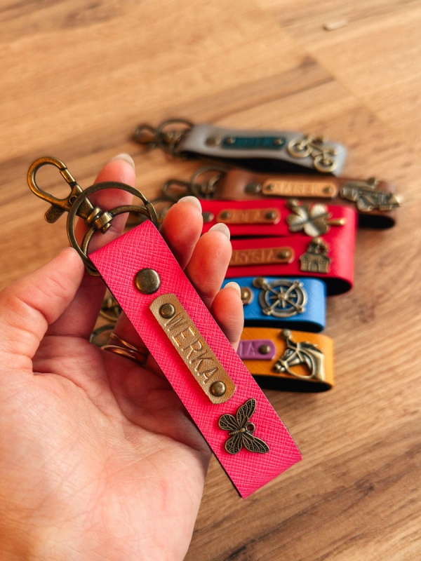 brelok z grawerem napisem personalizowany
