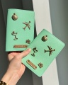 personalizowane etui na paszport z przypinkami, personalizowany pokrowiec na paszport