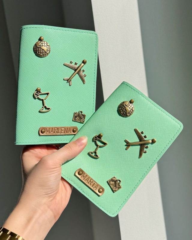 personalizowane etui na paszport z przypinkami, personalizowany pokrowiec na paszport