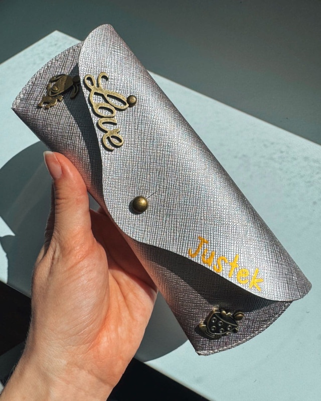 personalizowane etui na okulary przeciwsłoneczne