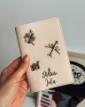 personalizowane etui na paszport okładka z przypinkami