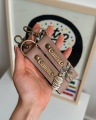 personalizowany brelok do kluczy, brelok z imieniem, brelok dla niej, różowy brelok personalizowany