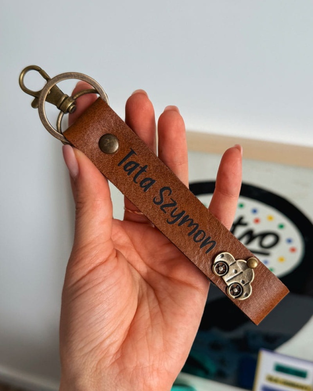 personalizowany brelok do kluczy, brelok z imieniem, brelok dla niej, różowy brelok personalizowany