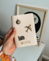 personalizowane etui na paszport z przypinkami, personalizowany pokrowiec na paszport