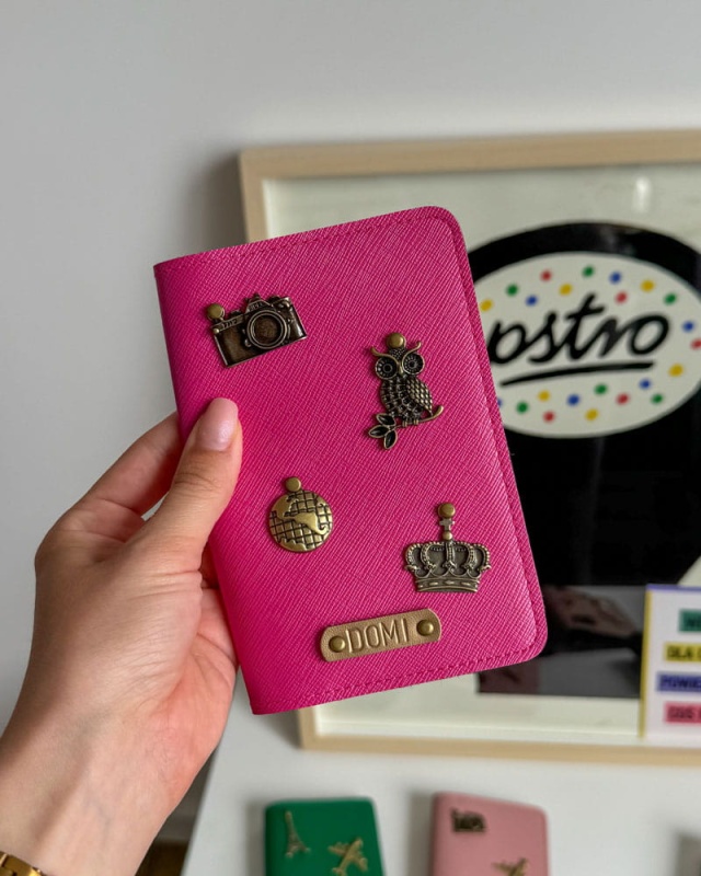 personalizowane etui na paszport z przypinkami, personalizowany pokrowiec na paszport