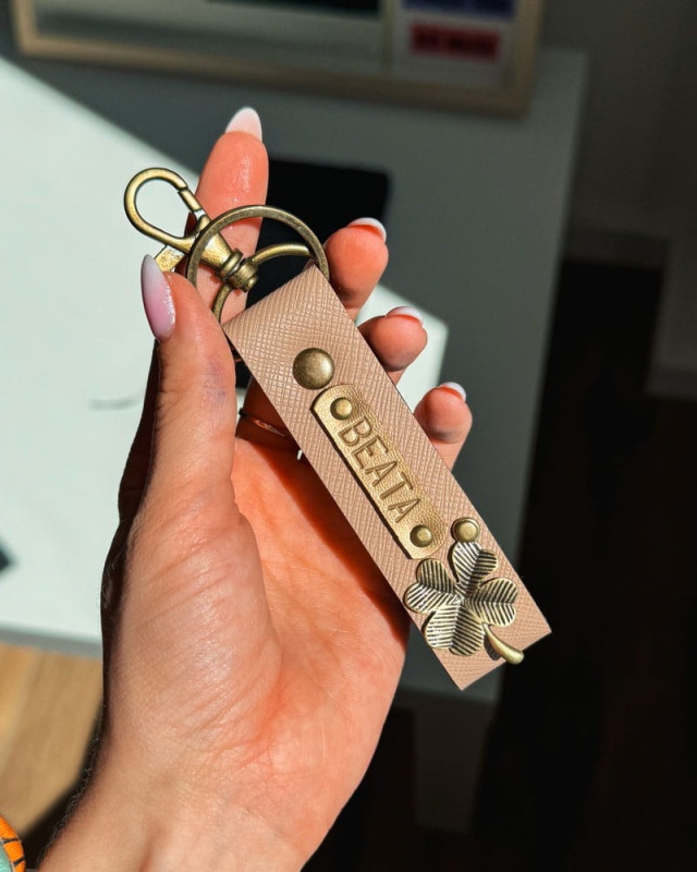 personalizowany brelok z grawerem, prezent dla niej dla niego