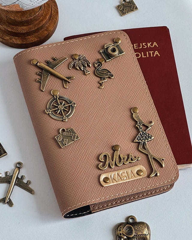personalizowane etui na paszport z przypinkami, personalizowany pokrowiec na paszport